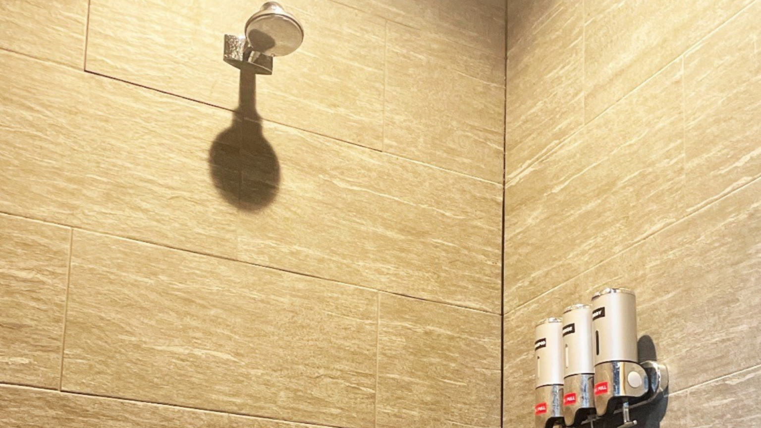 MUSCLE GYM ARAHA BEACH マッスルジム アラハビーチ 北谷町アラハにある24時間営業の本格的なトレーニングジム